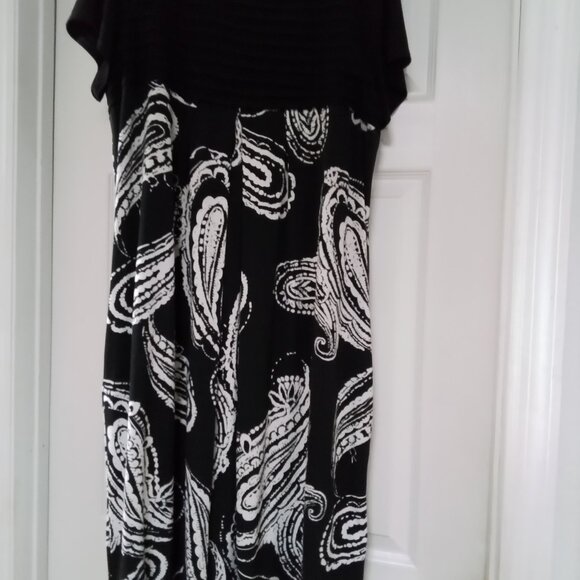 Dress - Picture 1 of 1